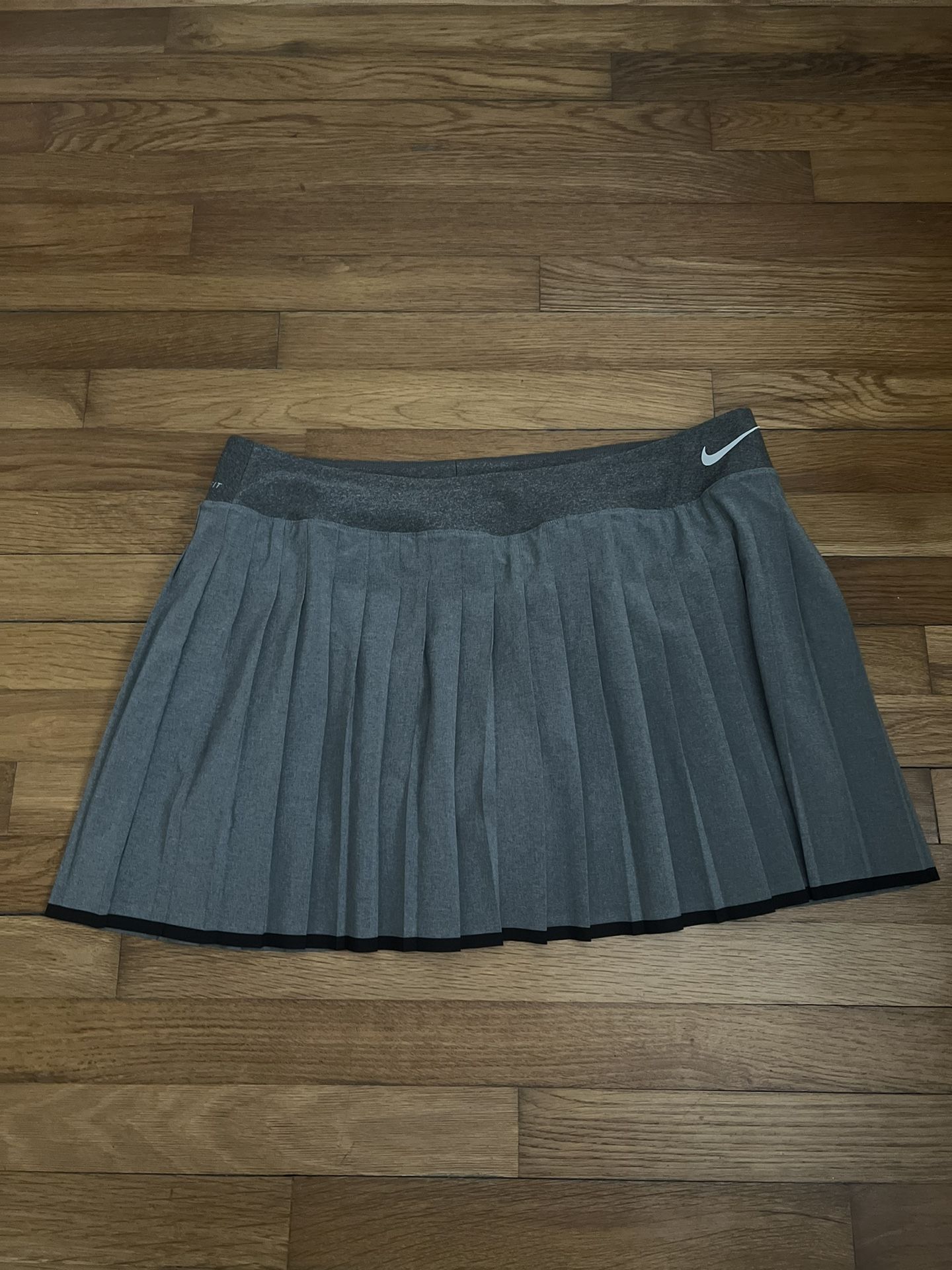 Nike Victory Court Tennis Skirt Skort Gray Black Pleated Bella