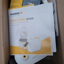 Medela Pump in Style Breast Pump Starter Kit | Classic Pump | Double Electric Breastpump with Bottles