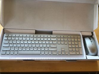 Brand New in box, wireless keyboard + mouse, by cherry - must come to Huntington Beach $69 FIRM