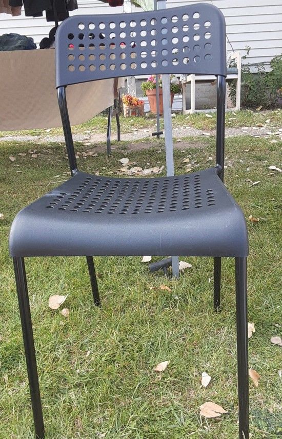 Miscellaneous Stuft, Suitcases,  Men Shoes,  Ikea Chair, A Dog Cage