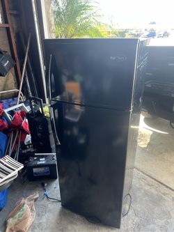 Premium PRF737HB 7.4 cu. ft. Refrigerator with Top Freezer, (Black)