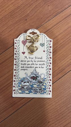 Vintage Teapot pin by Lynn Norton Parker 1996