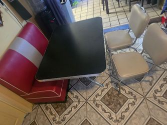 Retro / diner style bench with table and 2 chairs