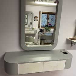 Salon Station & Mirror