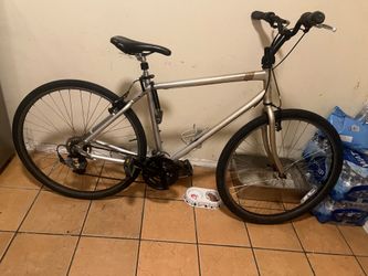 "GIANT"CYPRESS ST BIKE