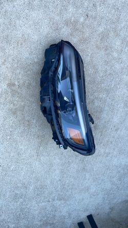 2019 -2022 Jeep Cherokee Left Headlight