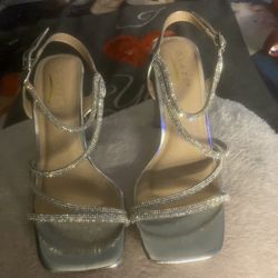 Silver glam sandals with sparkly straps #glamour #night out
