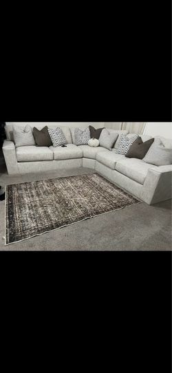 *Like new* Abberson 3-Piece Sectional!