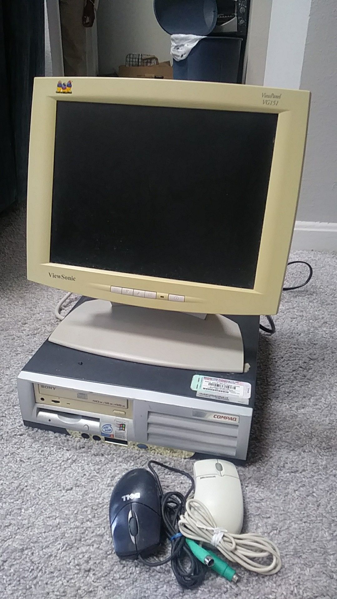 Compaq Evo Computer with Viewsonic 15' Monitor