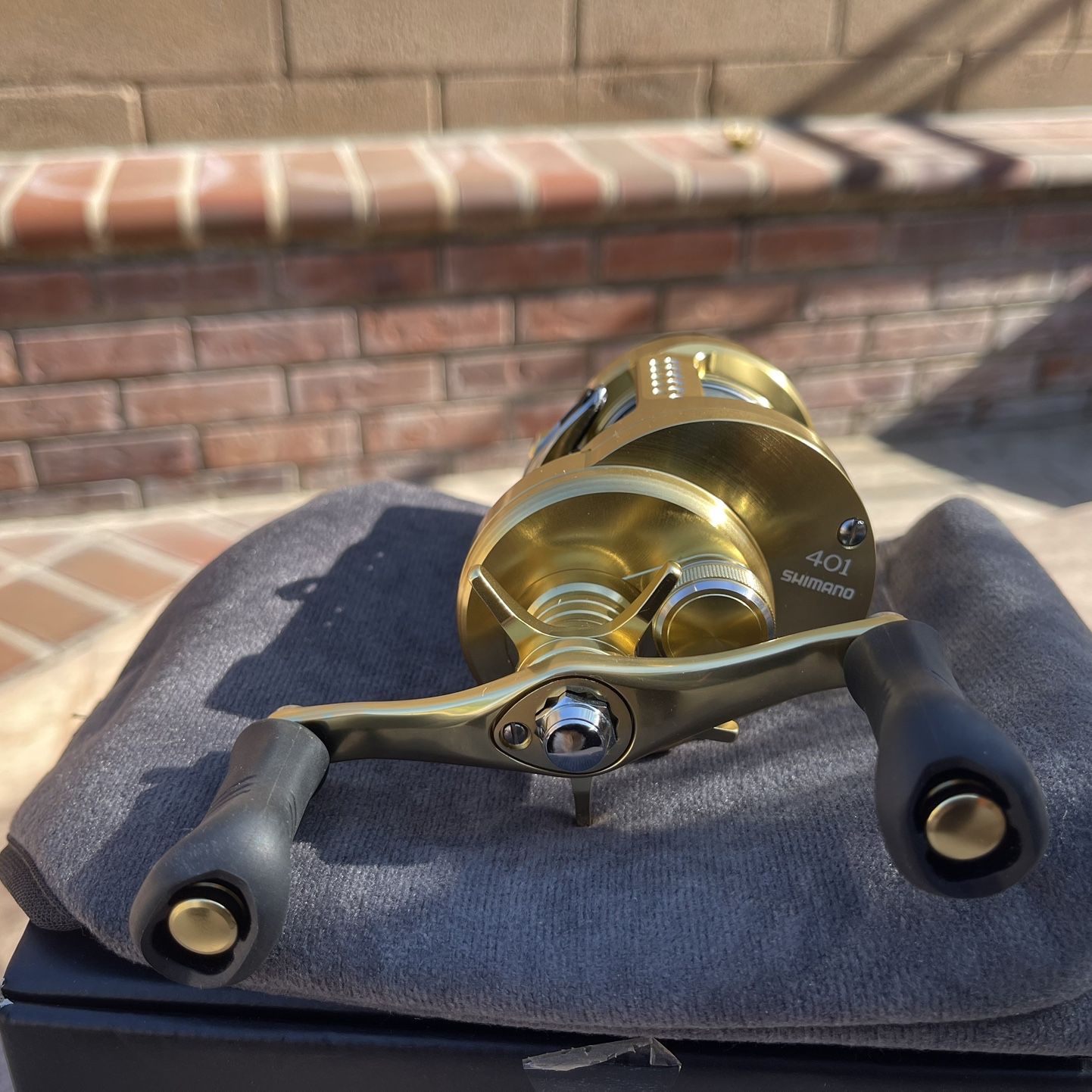 Shimano Calcutta Conquest 401 Lefty for Sale in Fontana, CA - OfferUp