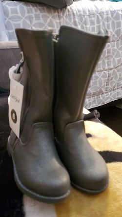 New toddler boota size 6