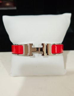 New Bra clet