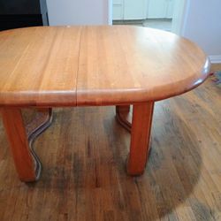 Beautiful Solid Oak Table