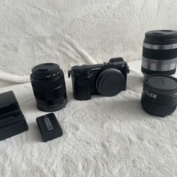 Sony Alpha NEX-7 Mirrorless Camera Sony / SEL1855 18-55mm / SONY 35mm F1.8 SEL35F18 / Sony SEL18200 18-200mm w/ Charger & 2 Batteries 