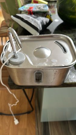 Pet fountain