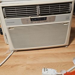 FRIGIDAIRE AC 12,000 BTU