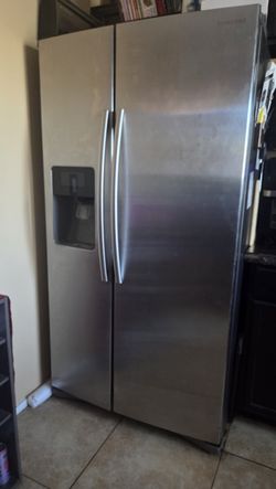 Samsung 25 Cu. Ft. Stainless Steel Side-by-Side Refrigerator