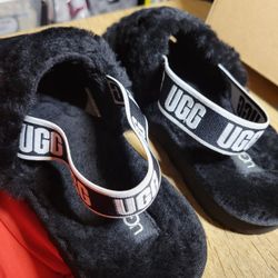 UGG DISCO SLIDES KIDS SIZE 4
