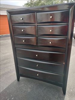 🔥POWERSALE! ROOMS TO GO KING ISLAND CHEST DRESSER 🥰 ONLY $75! 🔥