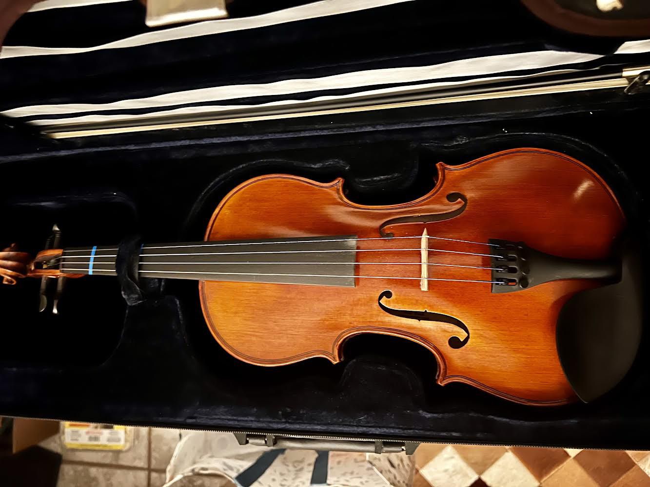 Full-sized Violin, Rarely Used