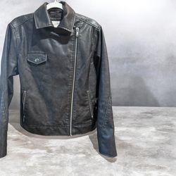 Womans black  Leather Jacket size  Small new.