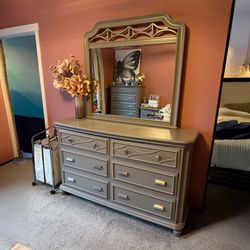 Grey 4 Piece King Bedroom Set