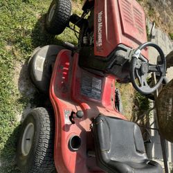 Riding Lawnmower 
