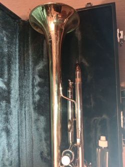 Legacy USA TR1000 trumpet, case, mouthpiece and valve oil, super clean, plays and sounds great
