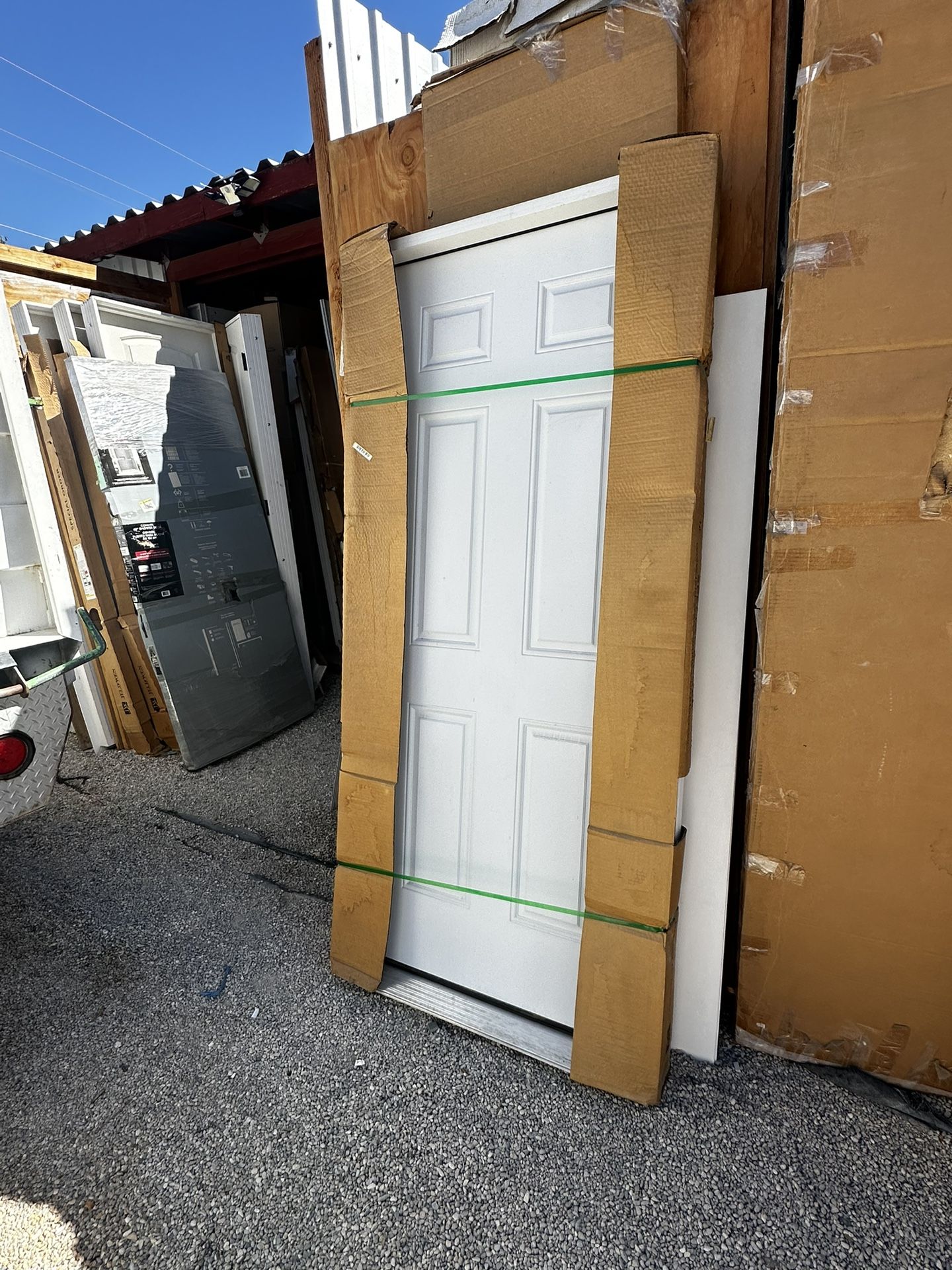 Hi everyone we have this beautiful front door retail $558 plus tax this door get out of stock plus tax now $350 come wt hearty frame and hinges st