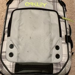 Oakley Carryon Luggage Bag 