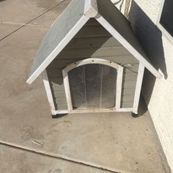 DOG HOUSE 