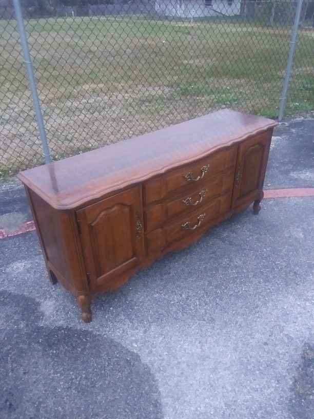 Thomasville server Buffet tv stand - Delivery available