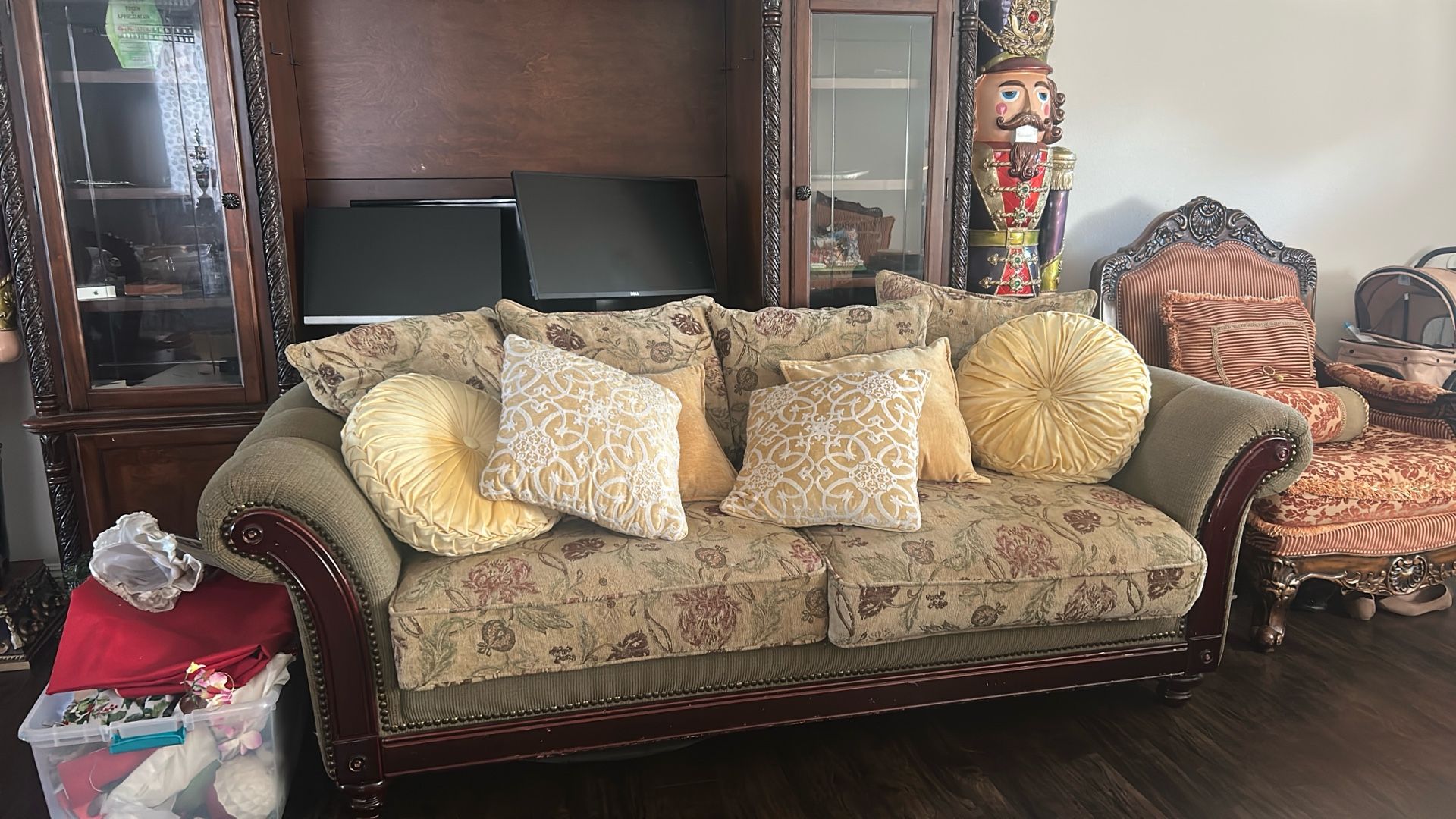 Sofa Set