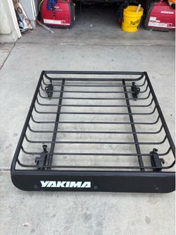 Yakima 45x39 roof basket and Thule bag 36x39