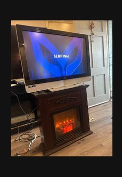 Television Y Chimenea