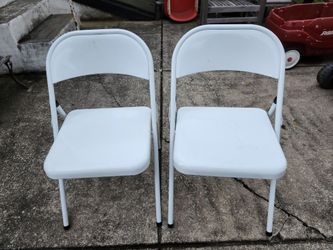 White Metal Folding Chairs – Set of 2