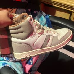 Levi’s Size 9 Sneakers