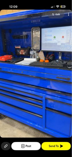 Us general toolbox with hutch and charge station