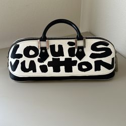 Authentic Louis Vuitton Bag - Graffiti - For Sale