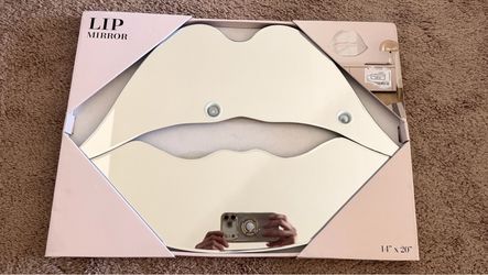 Glass Mirror Lips Frame