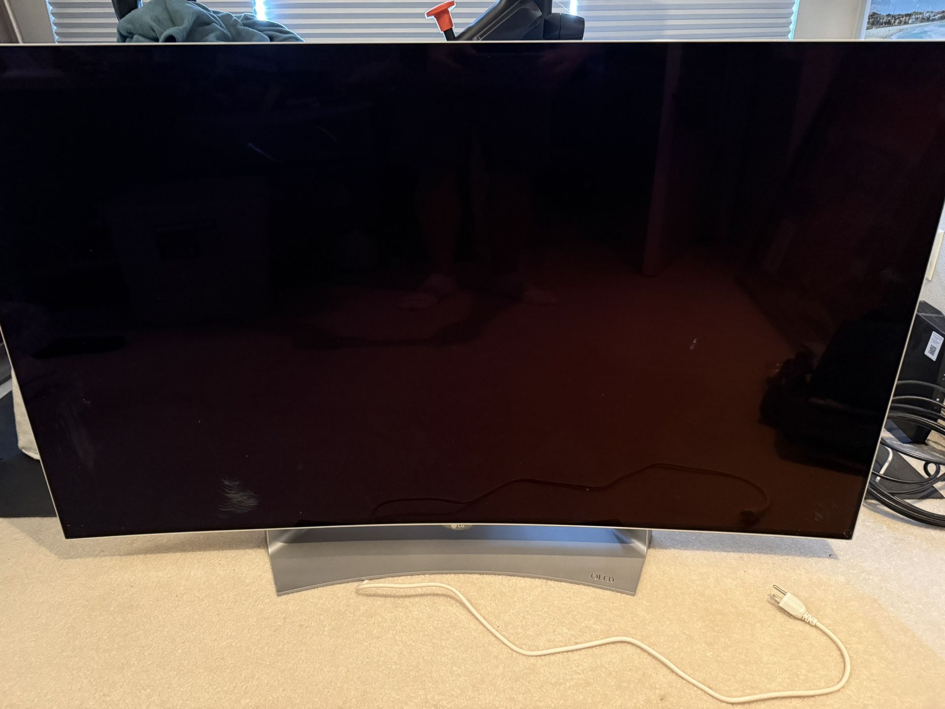 55” OLED TV Model: LG 55EG9100