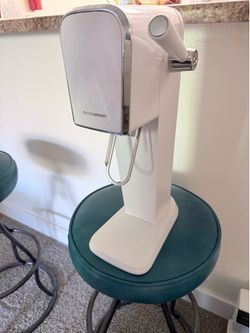Soda stream with full CO2.