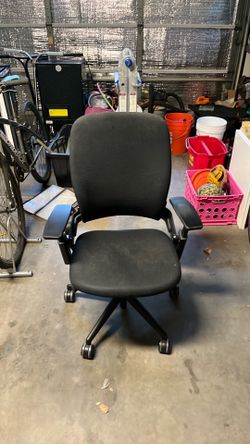 Black office chair