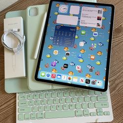 iPad Pro 12.9” (M2 chip / 2022 model) 6th Generation 128GB with  keyboard case and stylus pen 