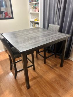 Dining room table