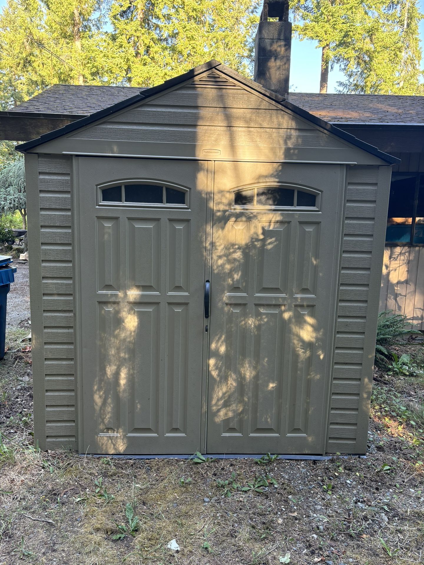 Rubbermaid Out Door Shed