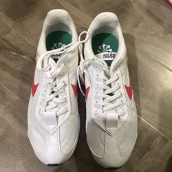 Nike Women’s Air Max Pre- Day