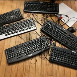 Five Computers Keyboard S In Good Condition  (NO SHIPPING)