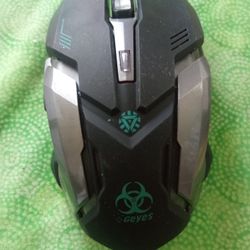 LIGHT UP WIRELESS BLUETOOTH GAMING MOUSE  COMPUTER RECHARGEABLE 