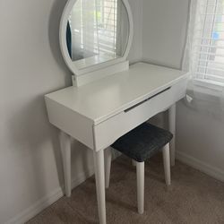 Vanity Table, Makeup Vanity Desk with Rounded Mirror, 2 Drawers, Vanity Set with Upholstered Stool, for Bathroom, Bedroom, White URDT11W